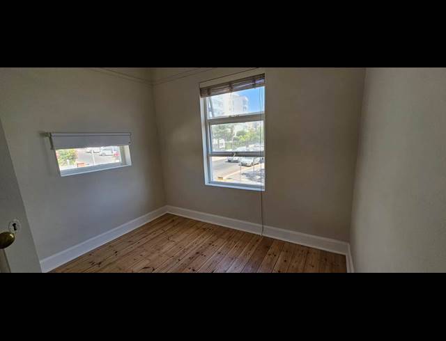 2 bed property to rent in BANTRY BAY